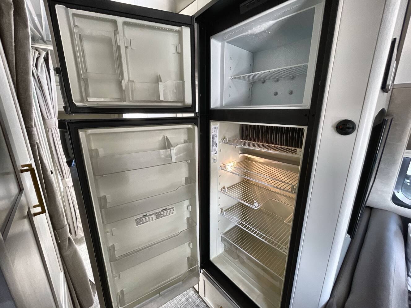 A photo of this 2020 Airstream CLASSIC 30RB QUEEN