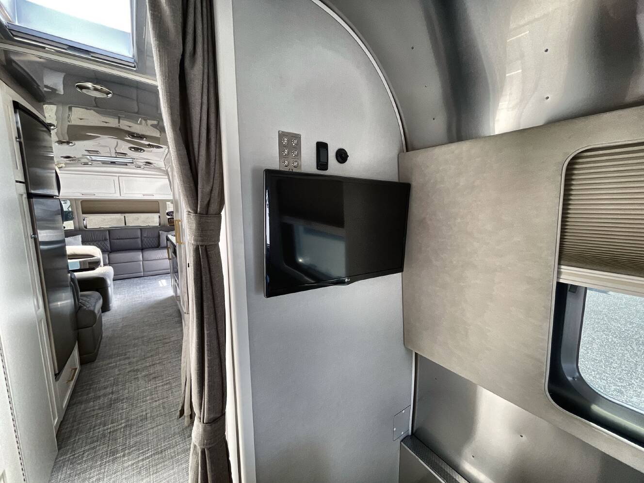 A photo of this 2020 Airstream CLASSIC 30RB QUEEN