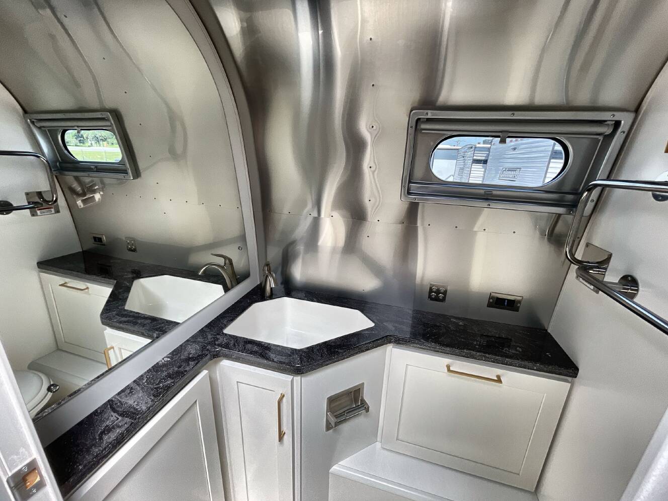 A photo of this 2020 Airstream CLASSIC 30RB QUEEN