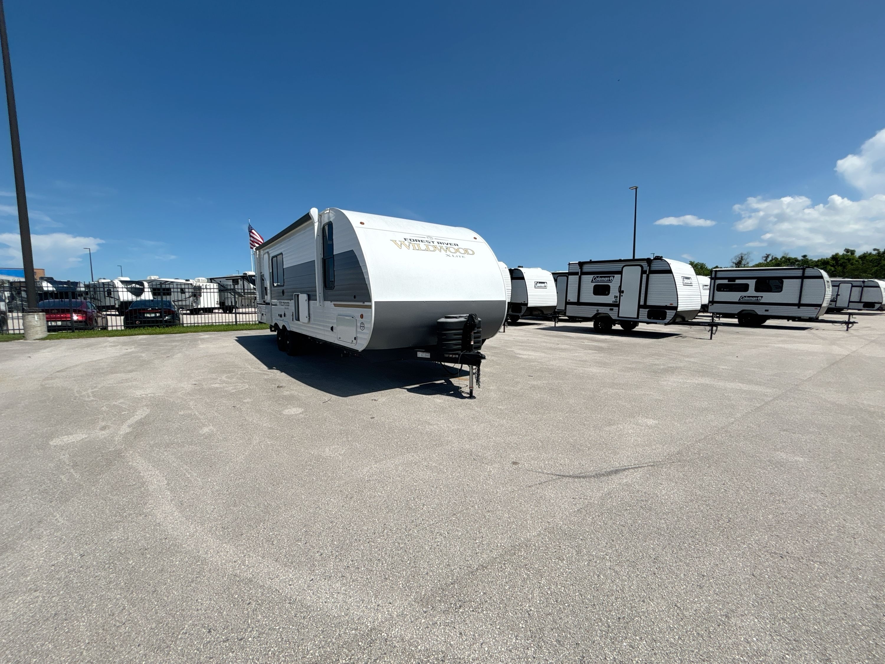2026 Forest River WILDWOOD X-LITE 25ICE RV