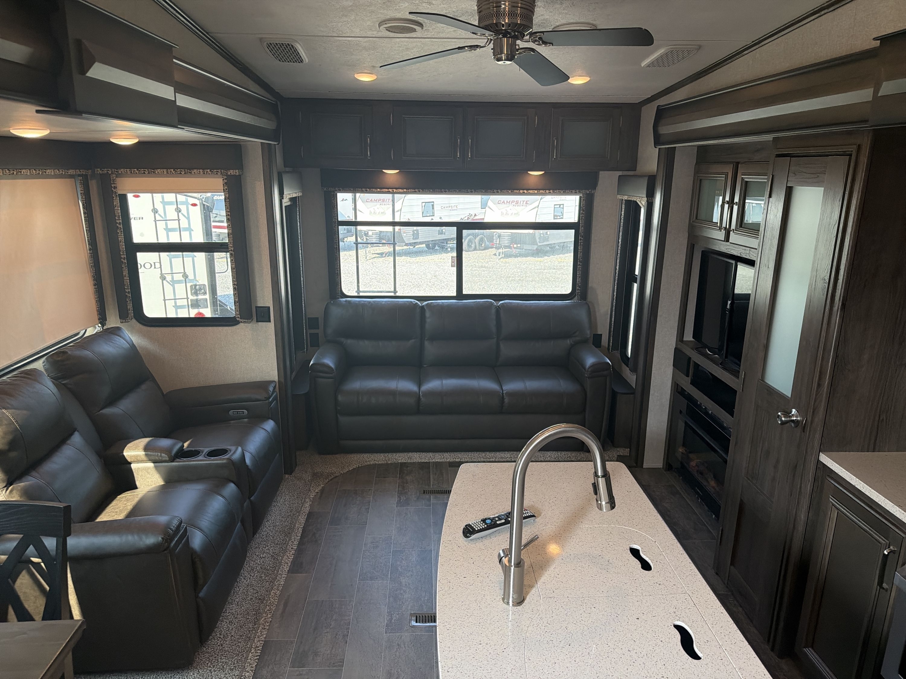 2019 Keystone MONTANA HIGH COUNTRY 331RL in ashland VA