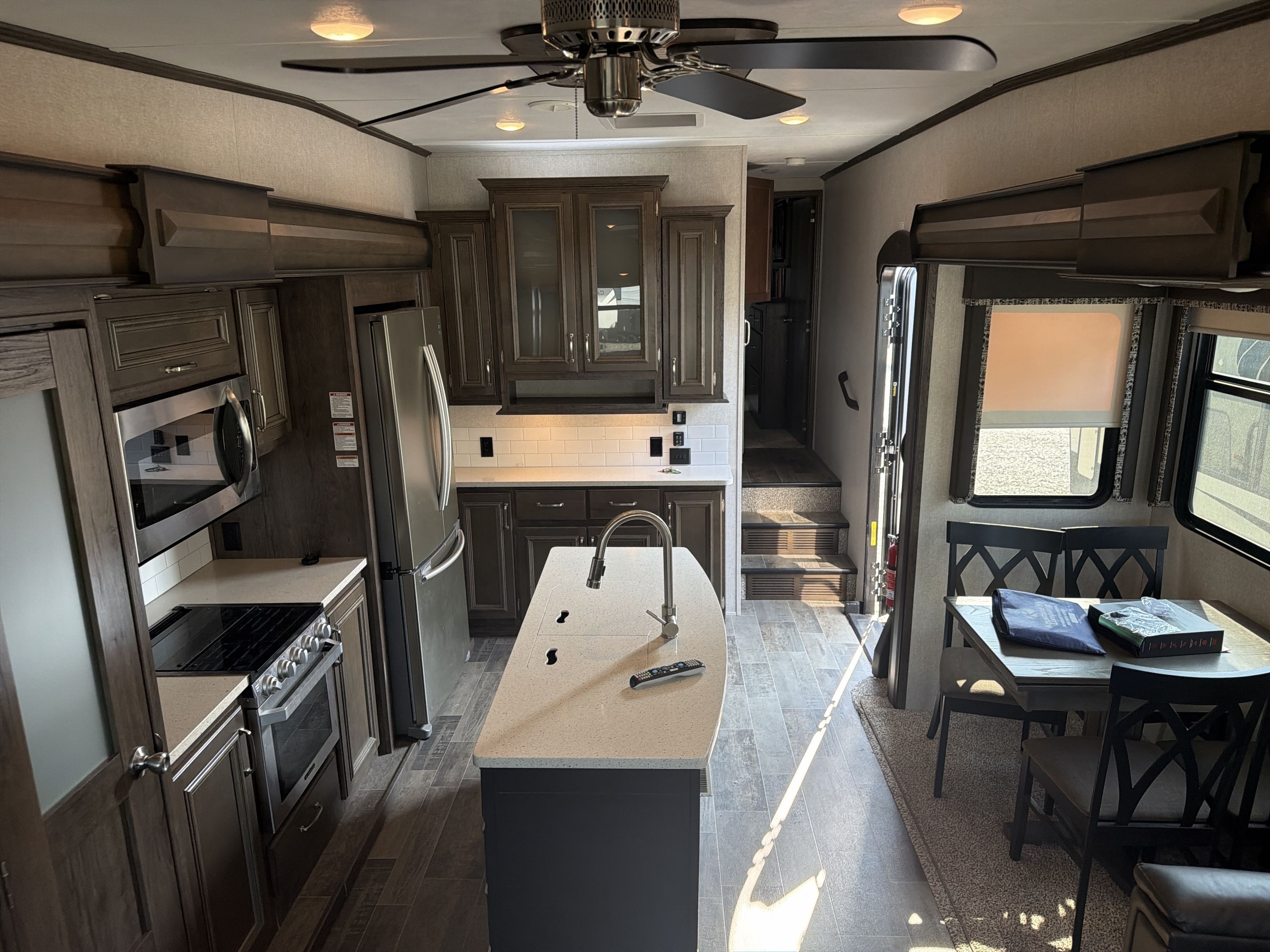 2019 Keystone MONTANA HIGH COUNTRY 331RL in ashland VA
