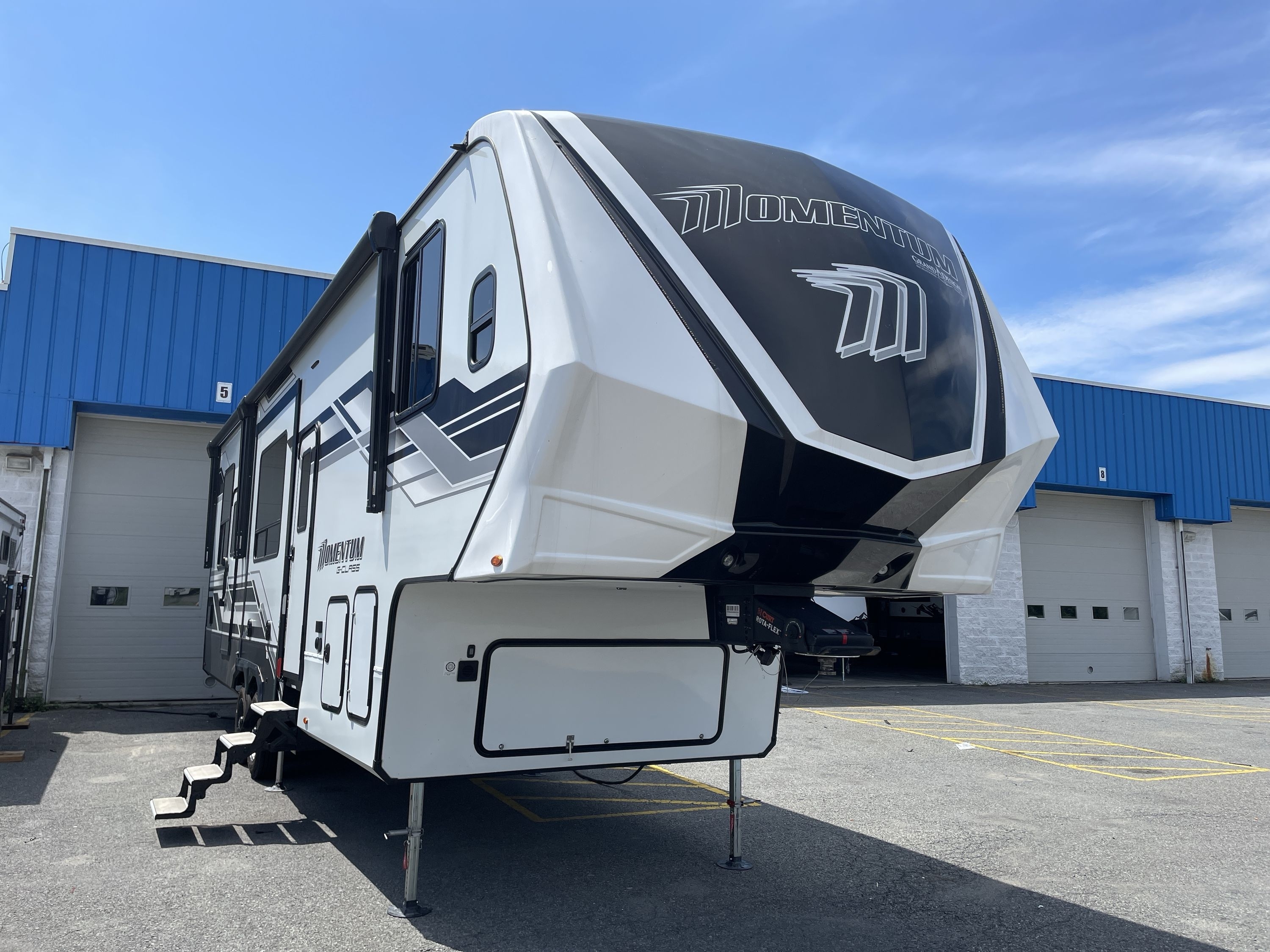 2025 Grand Design MOMENTUM G CLASS 320G Fifth Wheel Toy Hauler RV