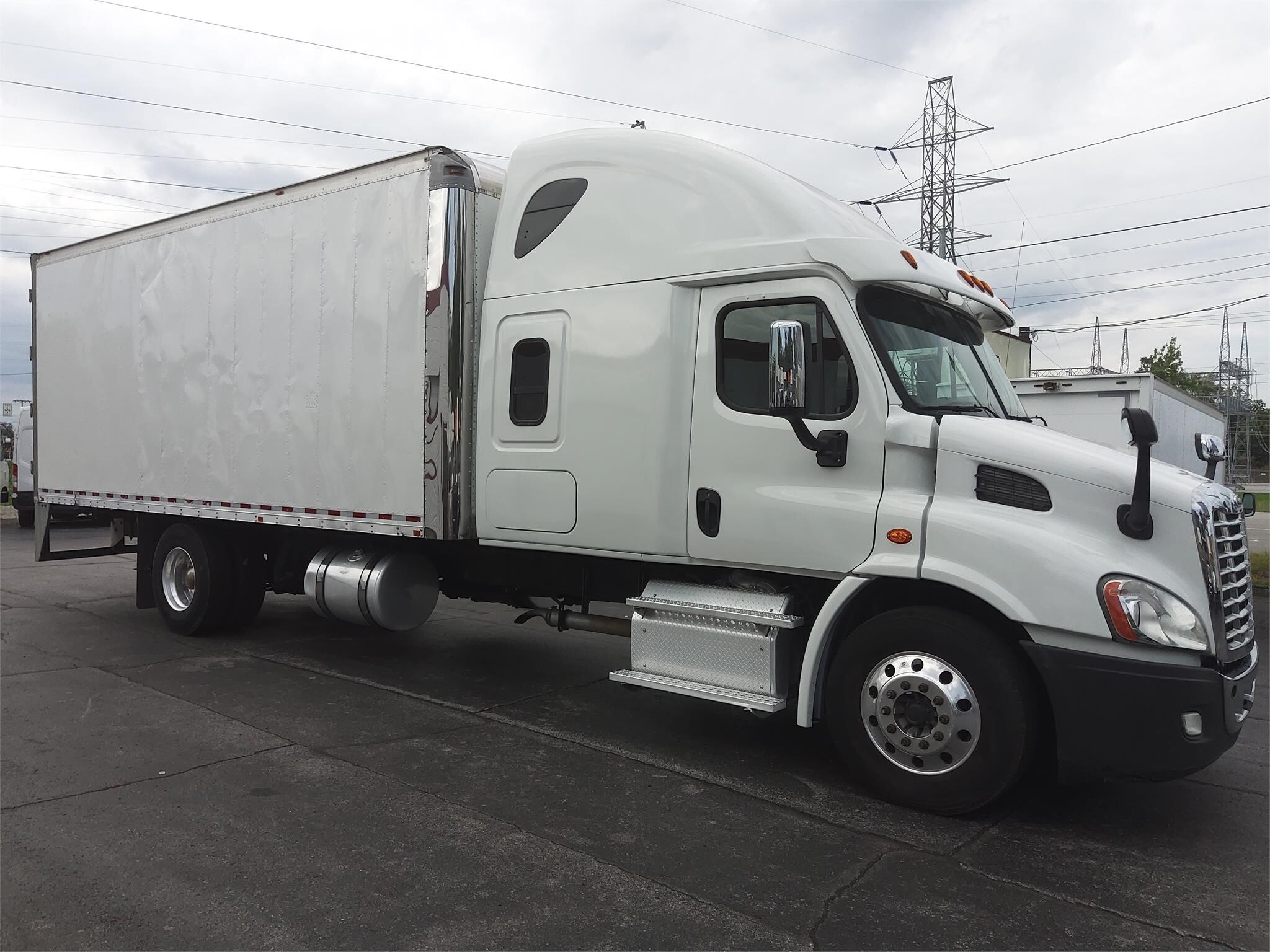 2017 FREIGHTLINER CASCADIA 113 in Fort Wayne, IN