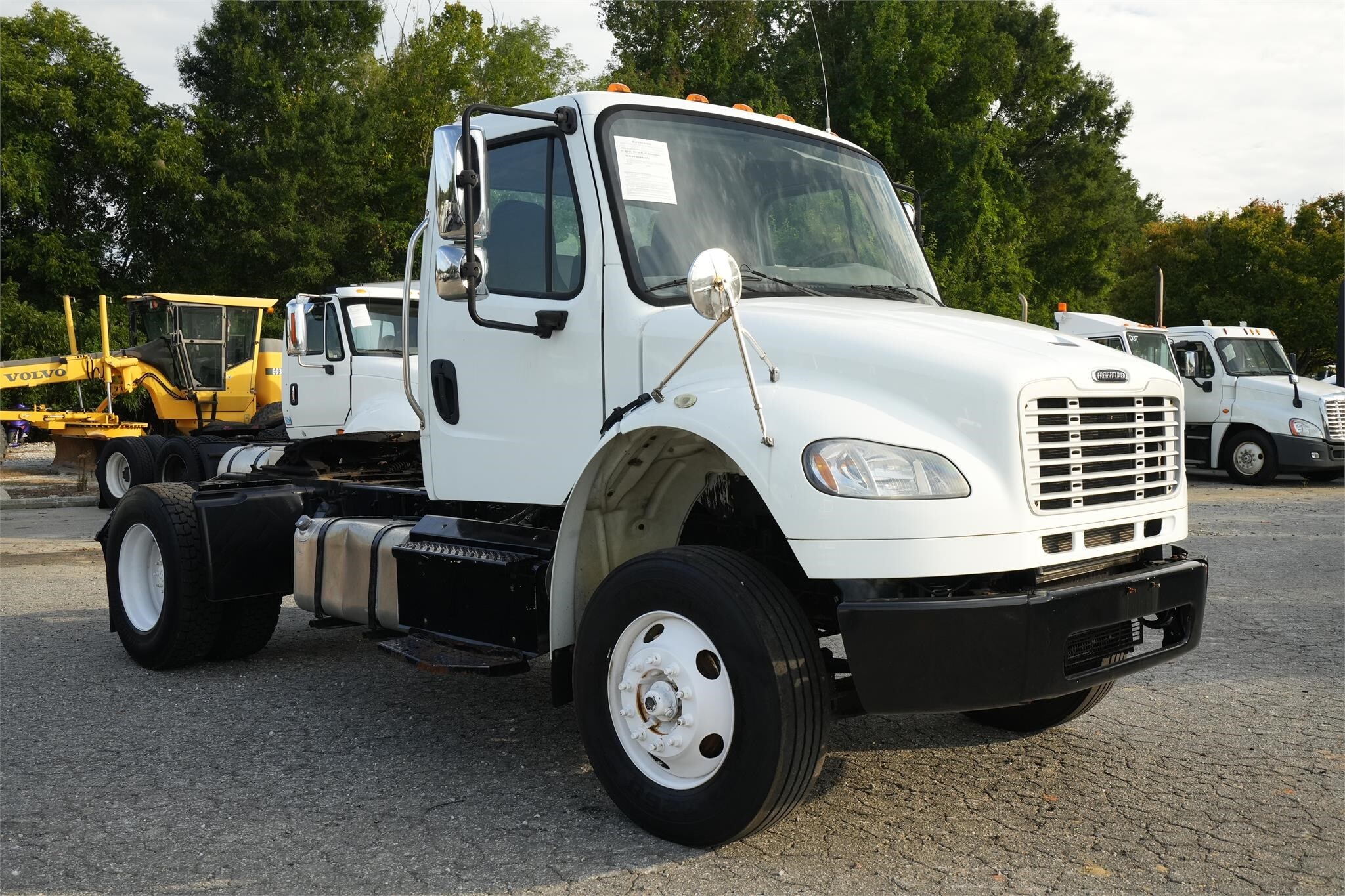 2016 FREIGHTLINER BUSINESS CLASS M2 106 in Greensboro, NC