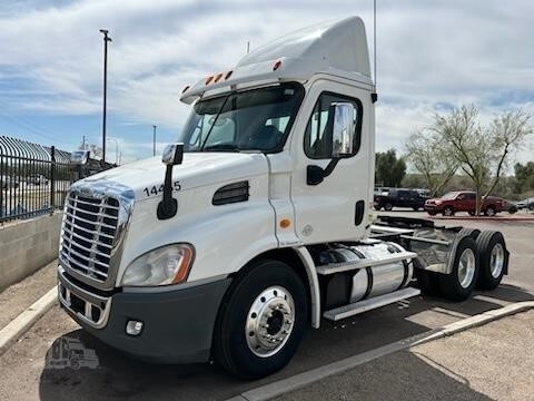 2017 FREIGHTLINER CASCADIA 125 in Phoenix, AZ