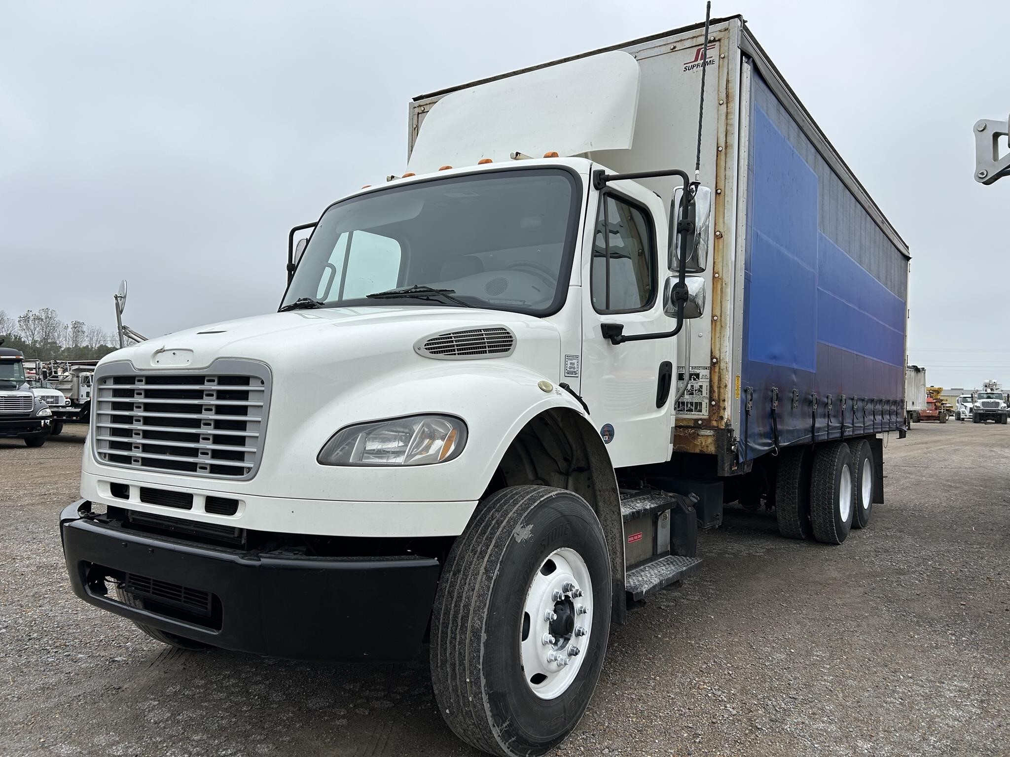2017 FREIGHTLINER BUSINESS CLASS M2 106 in Covington, TN