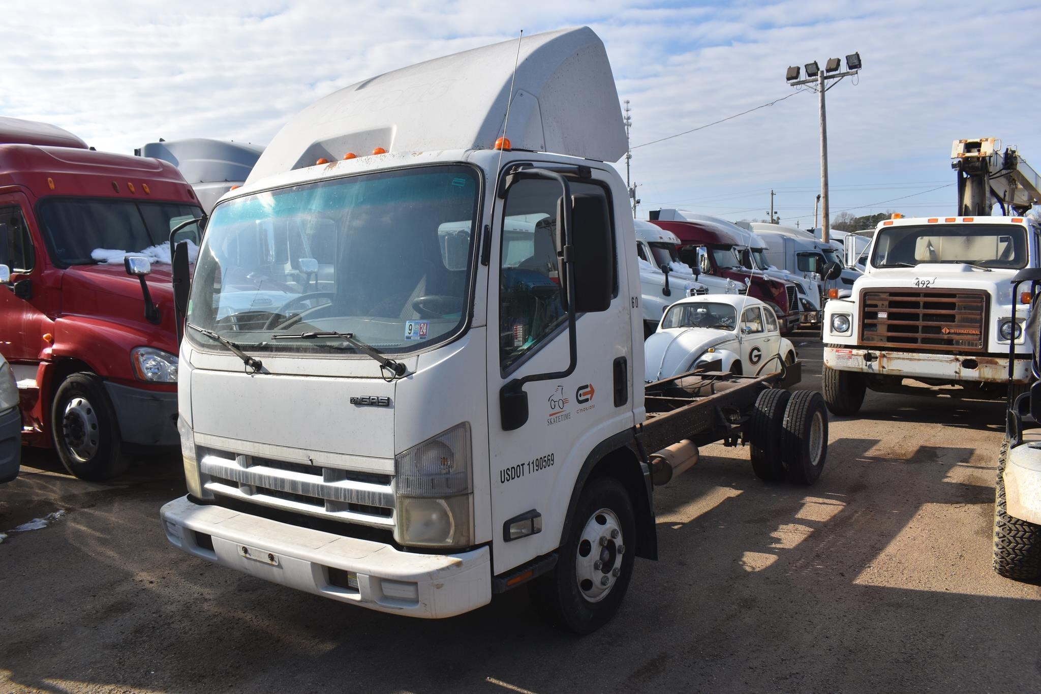 2009 ISUZU NPR in Covington, TN