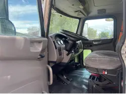 2015 PETERBILT 337