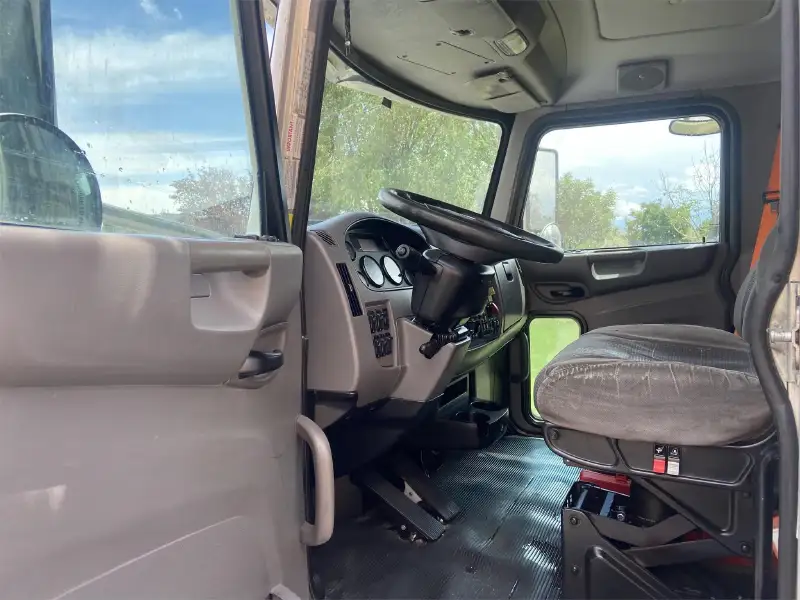 2015 PETERBILT 337