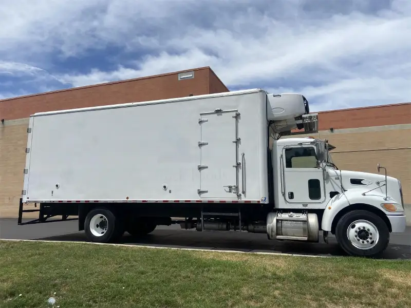 2015 PETERBILT 337