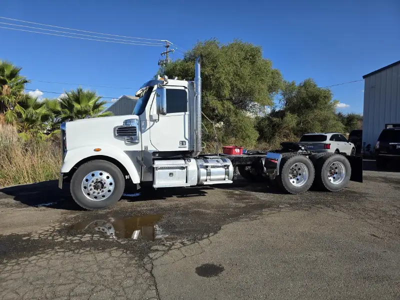 2014 FREIGHTLINER CORONADO 122 SD