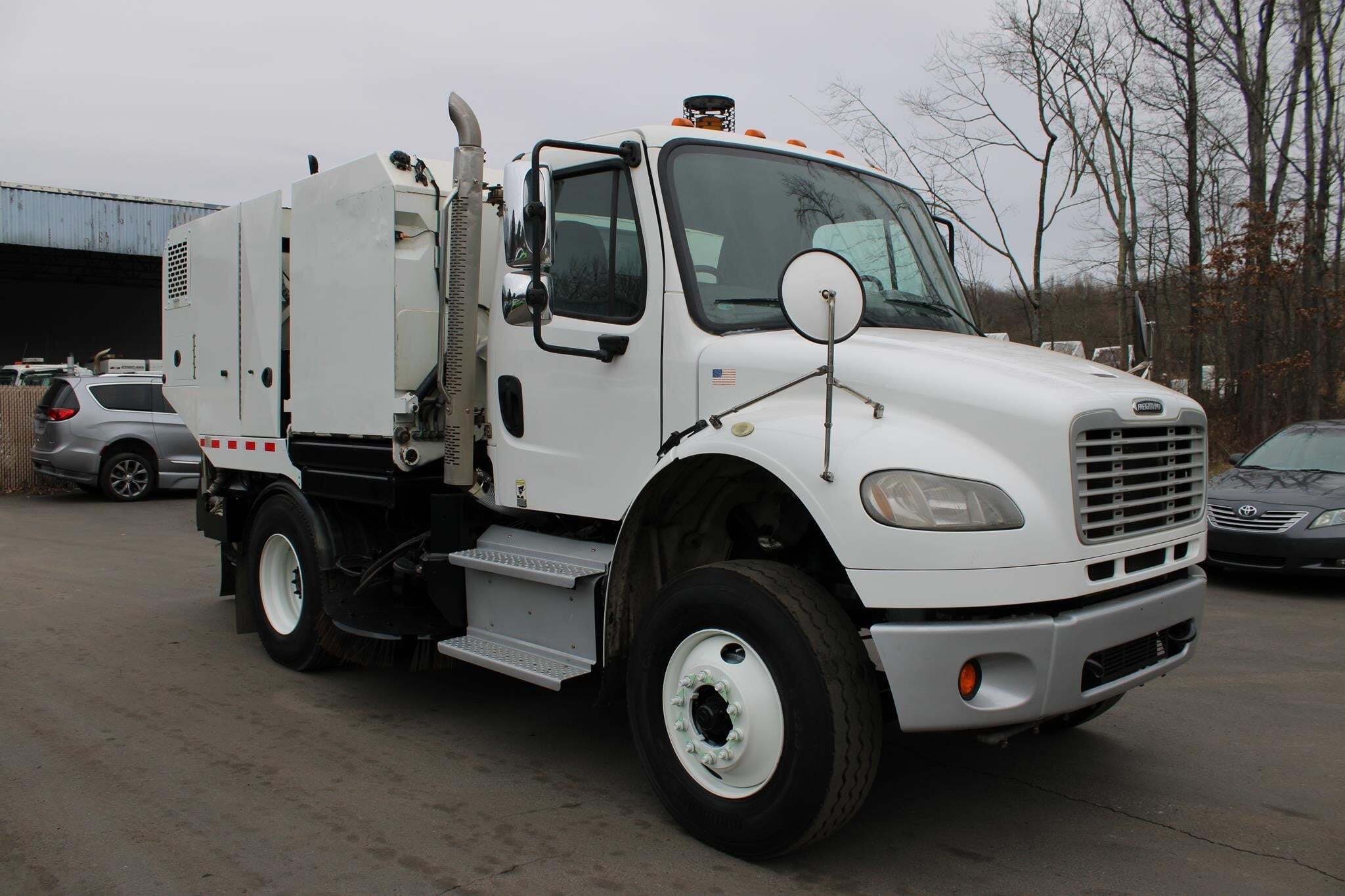 2017 FREIGHTLINER BUSINESS CLASS M2 106 in Langhorne, PA