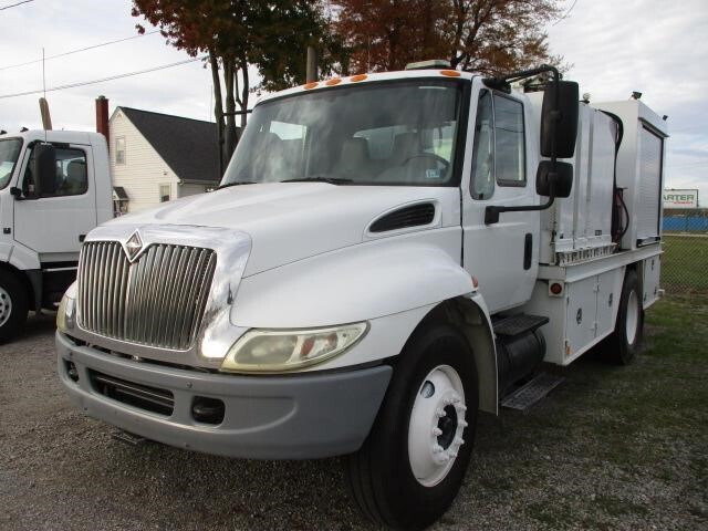 2005 INTERNATIONAL DURASTAR 4300 in Fort Wayne, IN