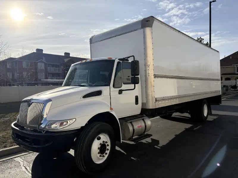 2019 INTERNATIONAL DURASTAR 4300