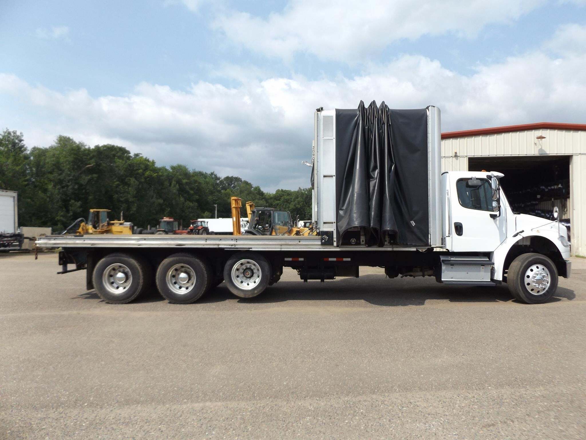 2020 FREIGHTLINER BUSINESS CLASS M2 106 in Harris, MN