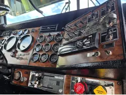 1999 KENWORTH T800