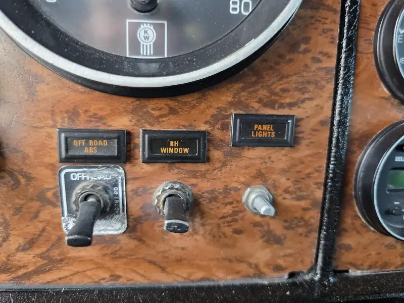 1999 KENWORTH T800
