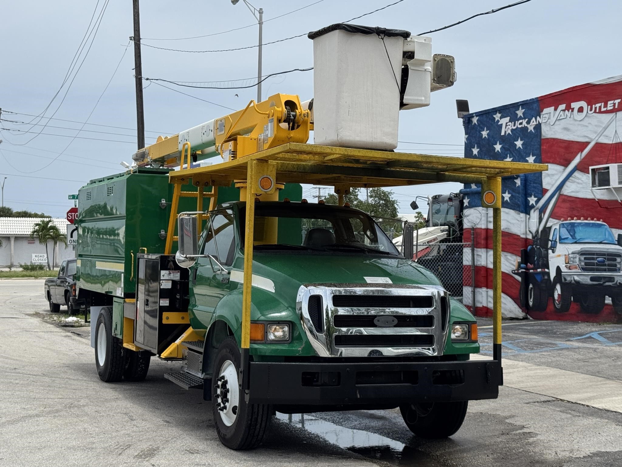 2015 FORD F750 SD DIESEL STRAIGHT FRAME in Miami, FL