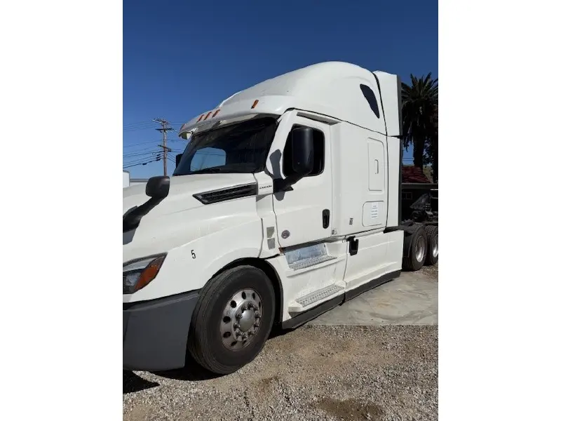 2021 FREIGHTLINER CASCADIA 126