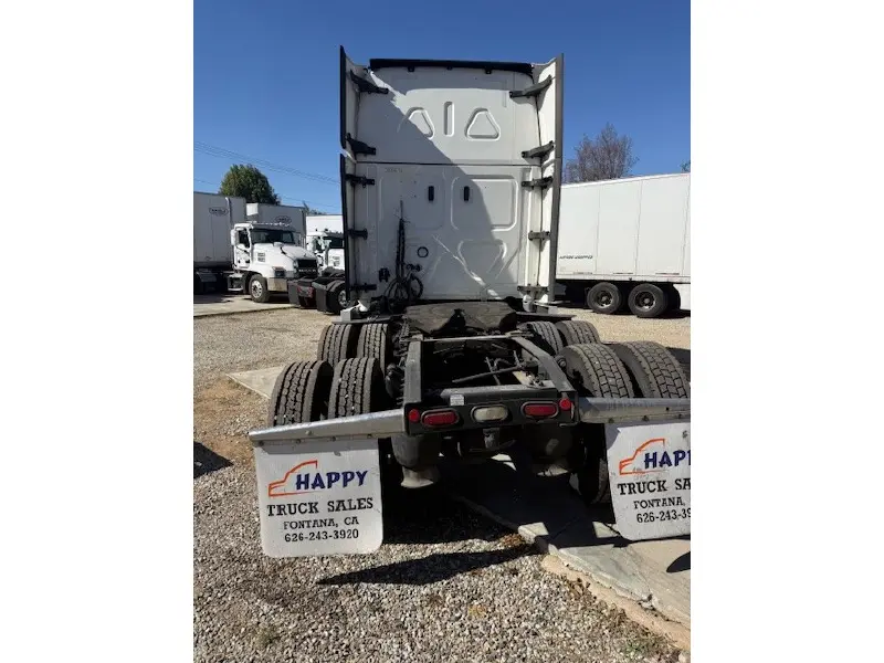 2021 FREIGHTLINER CASCADIA 126