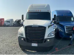2020 FREIGHTLINER CASCADIA 126