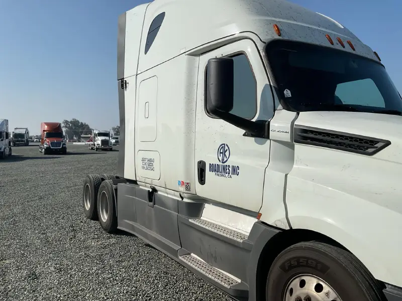 2020 FREIGHTLINER CASCADIA 126