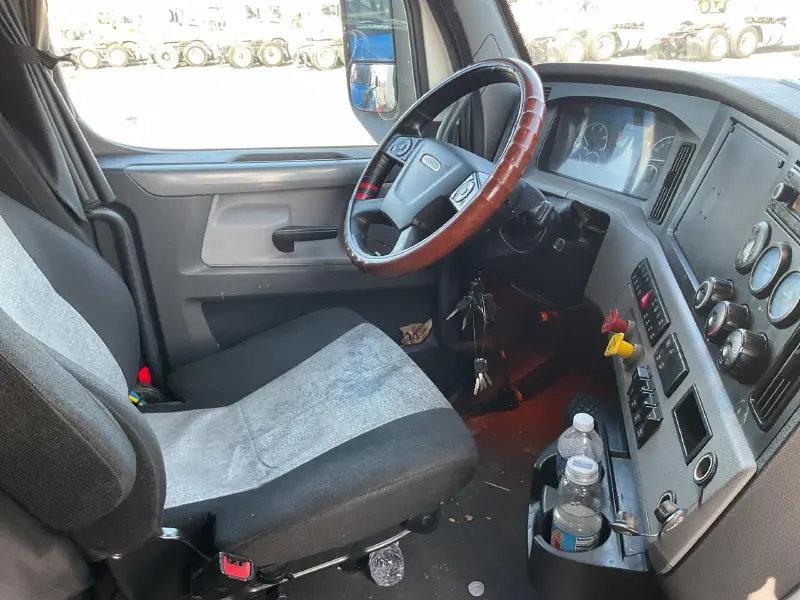 2020 FREIGHTLINER CASCADIA 126