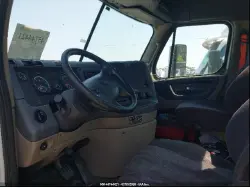 2015 FREIGHTLINER CASCADIA 125