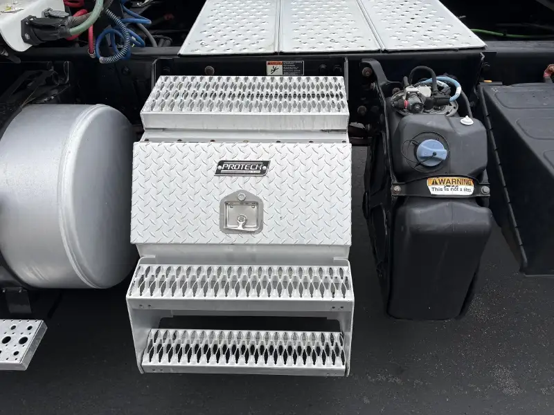 2015 FREIGHTLINER BUSINESS CLASS M2 106