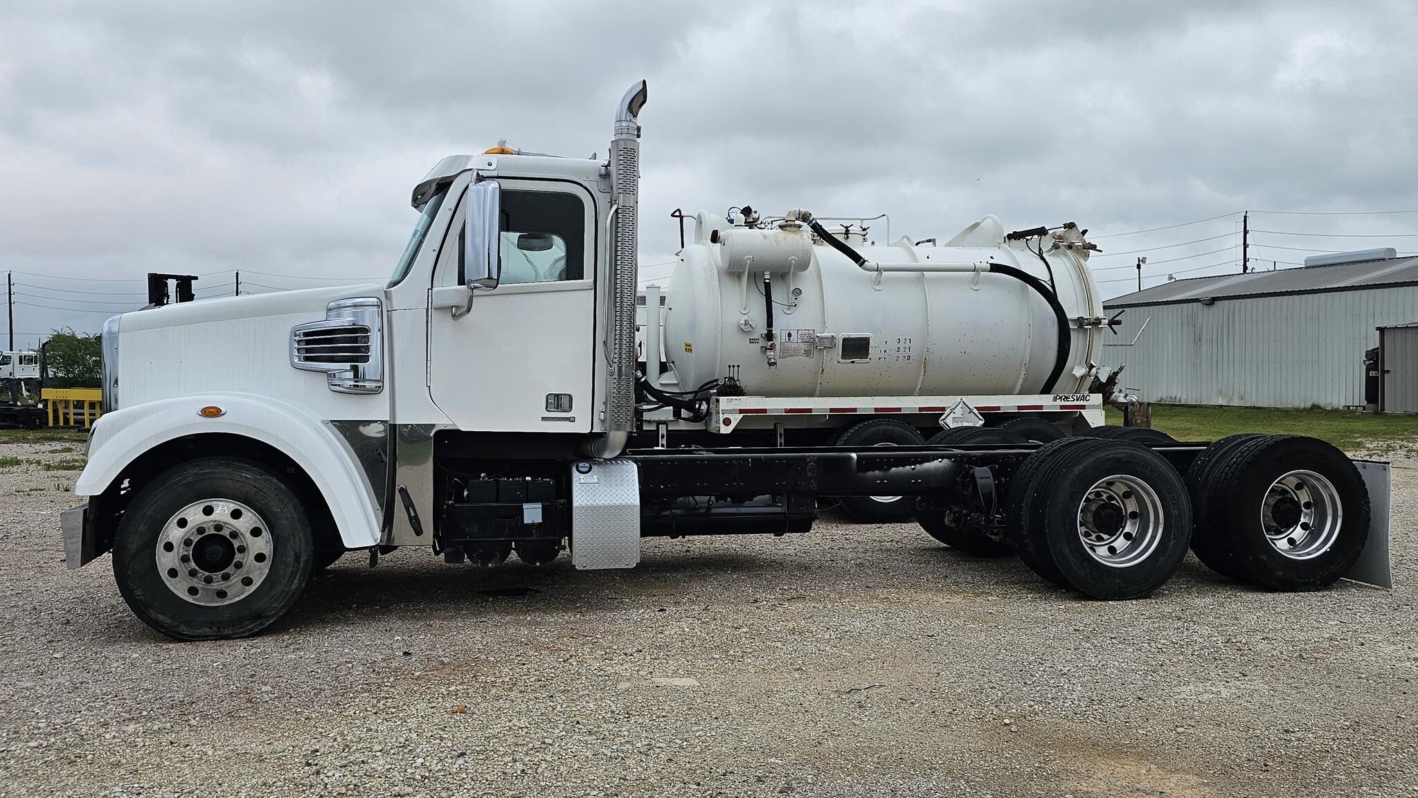 2012 FREIGHTLINER COLUMBIA in Brookshire, TX