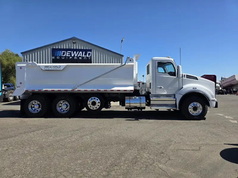2022 KENWORTH T880