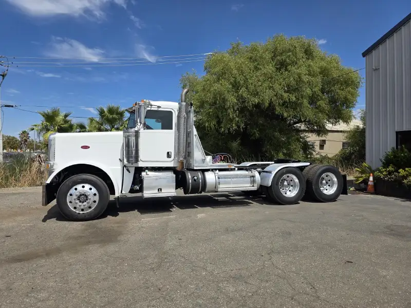 2013 PETERBILT 388