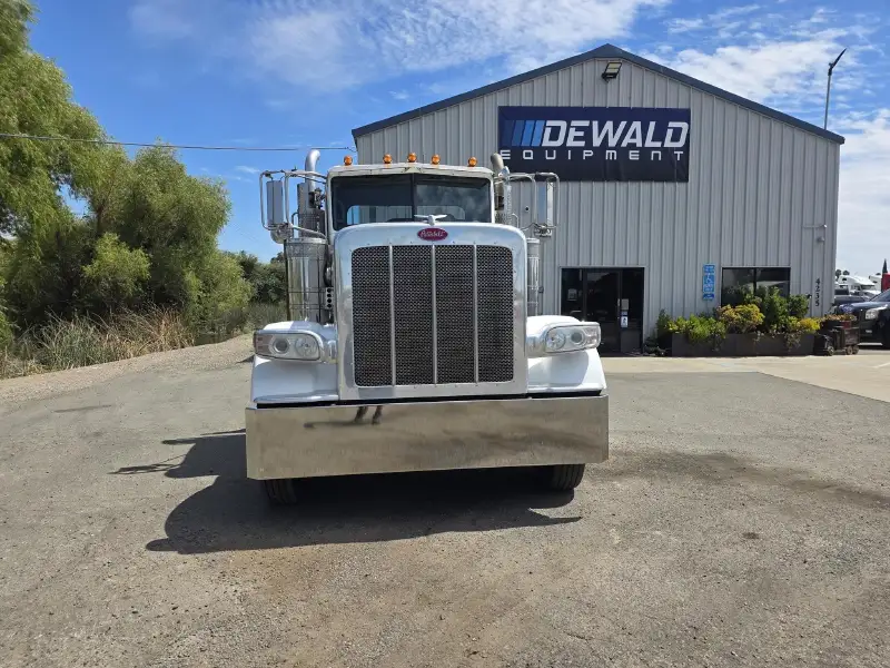 2013 PETERBILT 388