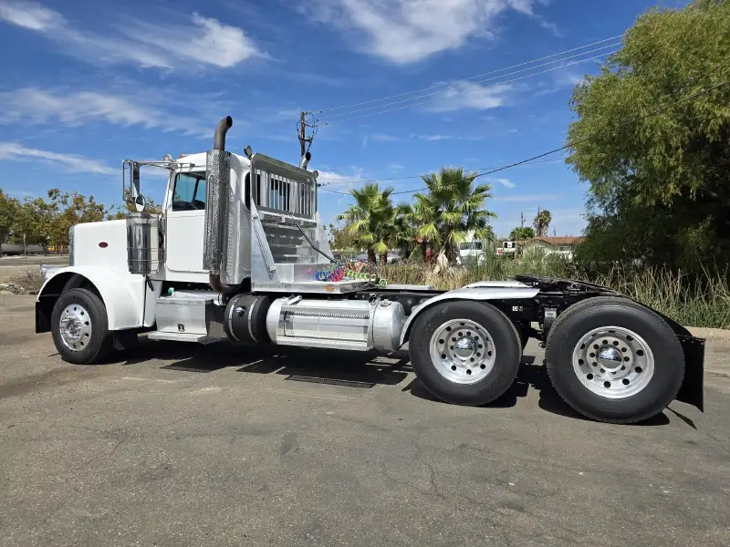 2013 PETERBILT 388