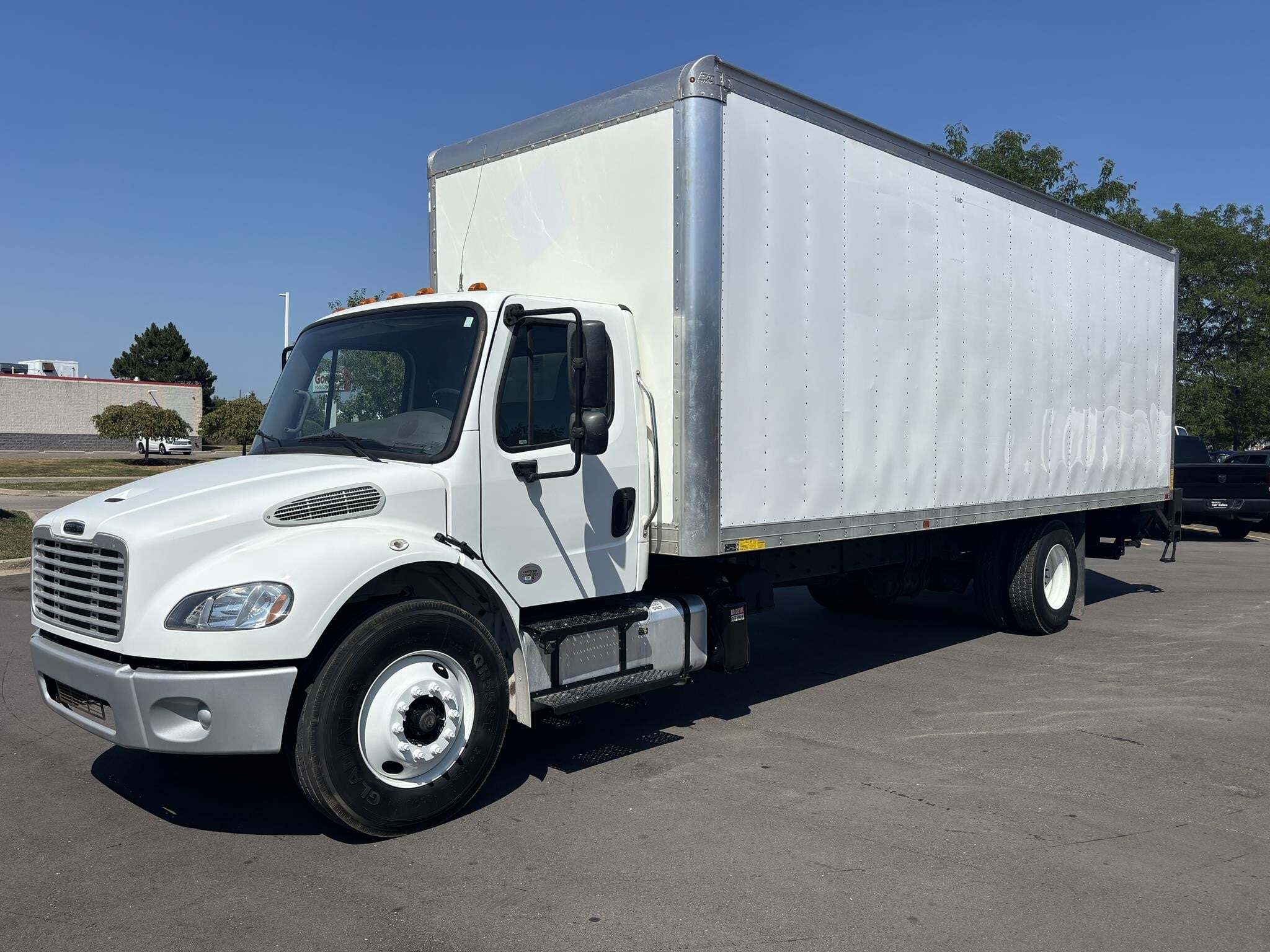 2021 FREIGHTLINER BUSINESS CLASS M2 106 in Warren, MI