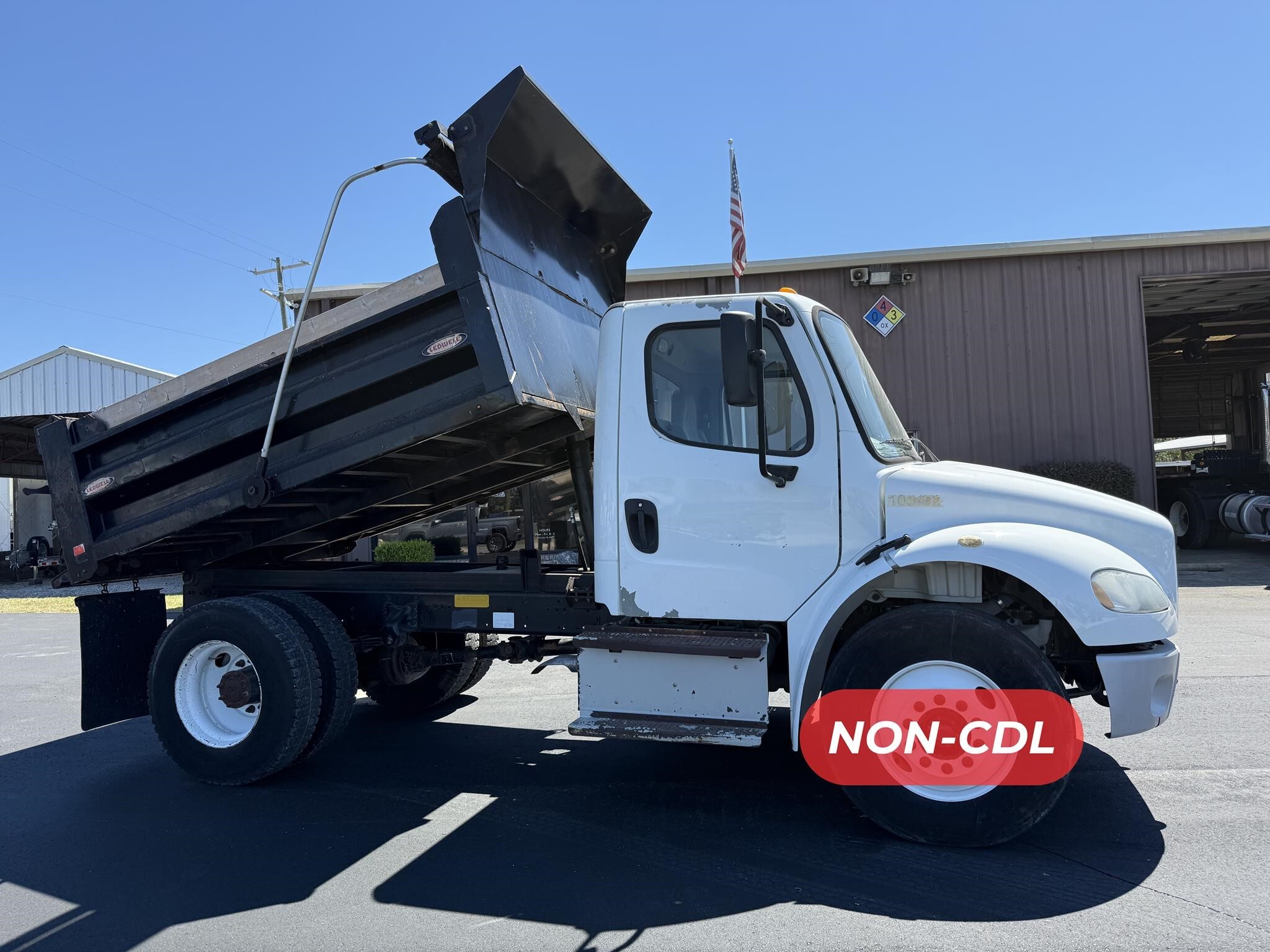 2016 FREIGHTLINER BUSINESS CLASS M2 106 in Wilmington, NC