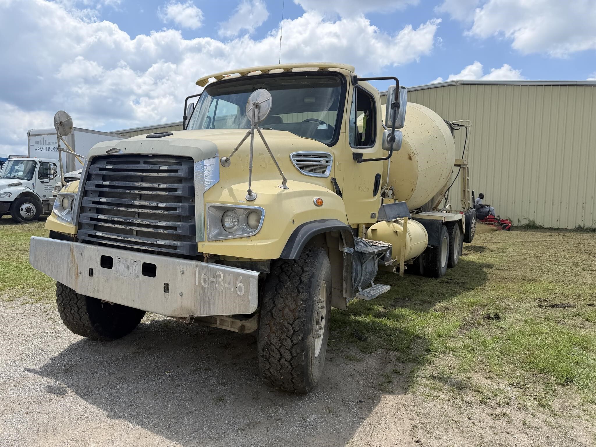 2016 FREIGHTLINER 114 SD in Covington, TN