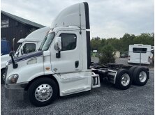 Commercial Truck Spotlight: Freightliner Cascadia image