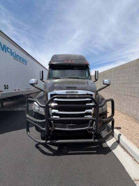 2019 FREIGHTLINER CASCADIA 126 in Portland, OR