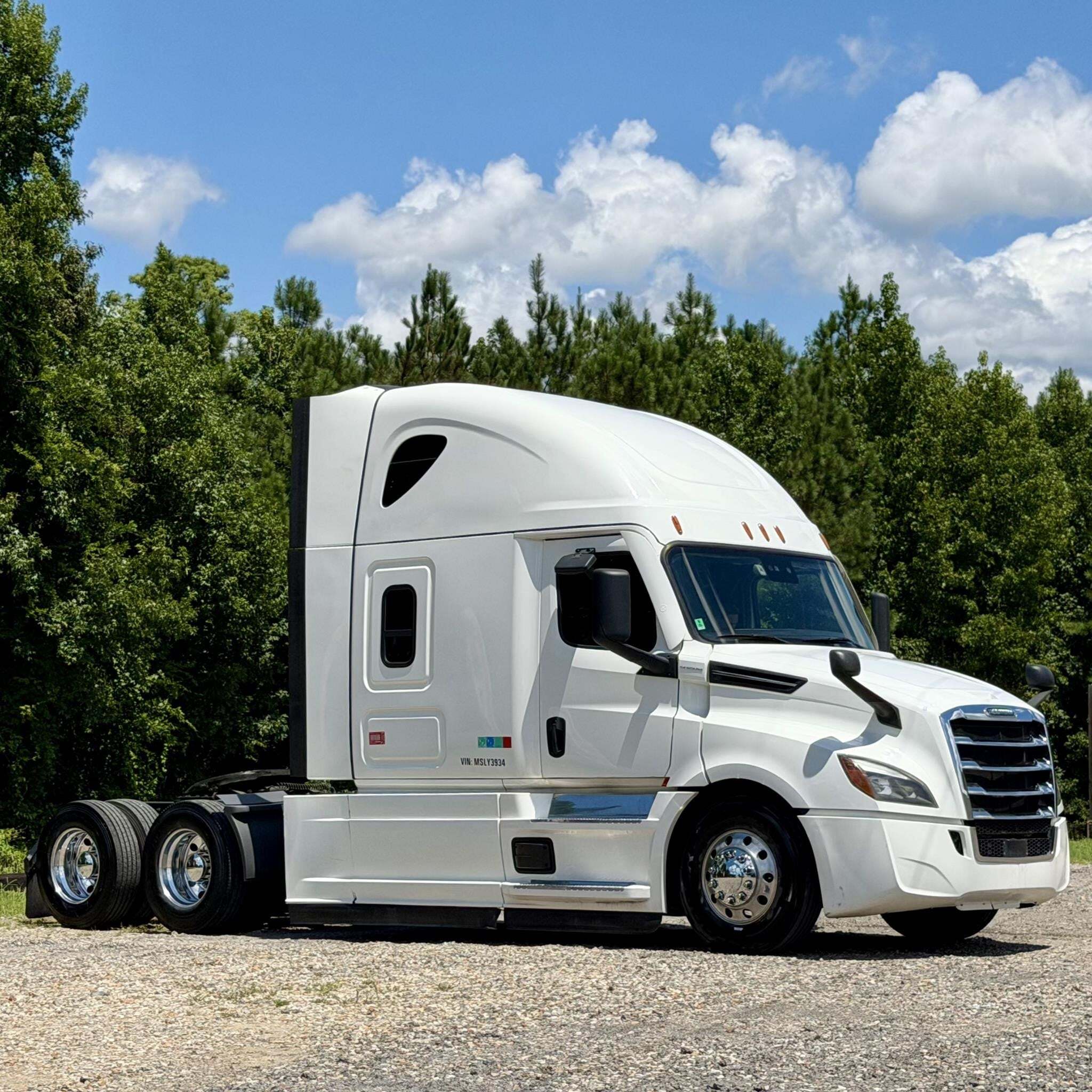 2021 FREIGHTLINER CASCADIA 126 in Fayette, AL