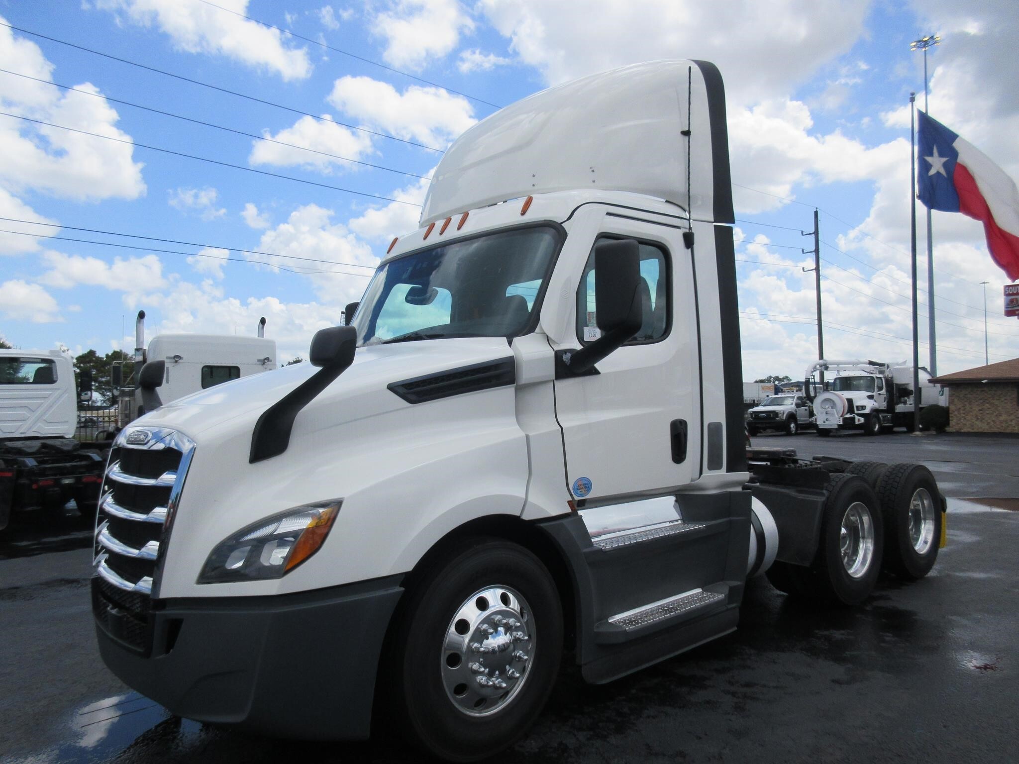 2021 FREIGHTLINER CASCADIA 126 in Channelview, TX