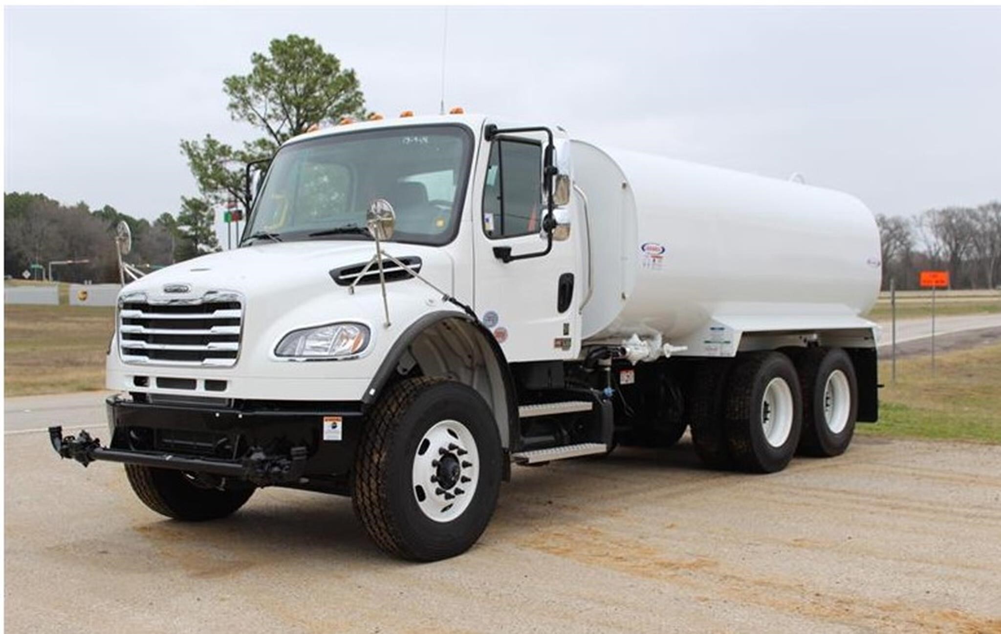2026 FREIGHTLINER BUSINESS CLASS M2 106 in San Angelo, TX