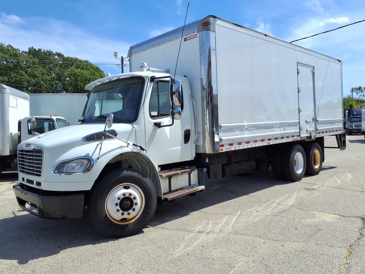 2016 FREIGHTLINER BUSINESS CLASS M2 106 in Warwick, RI