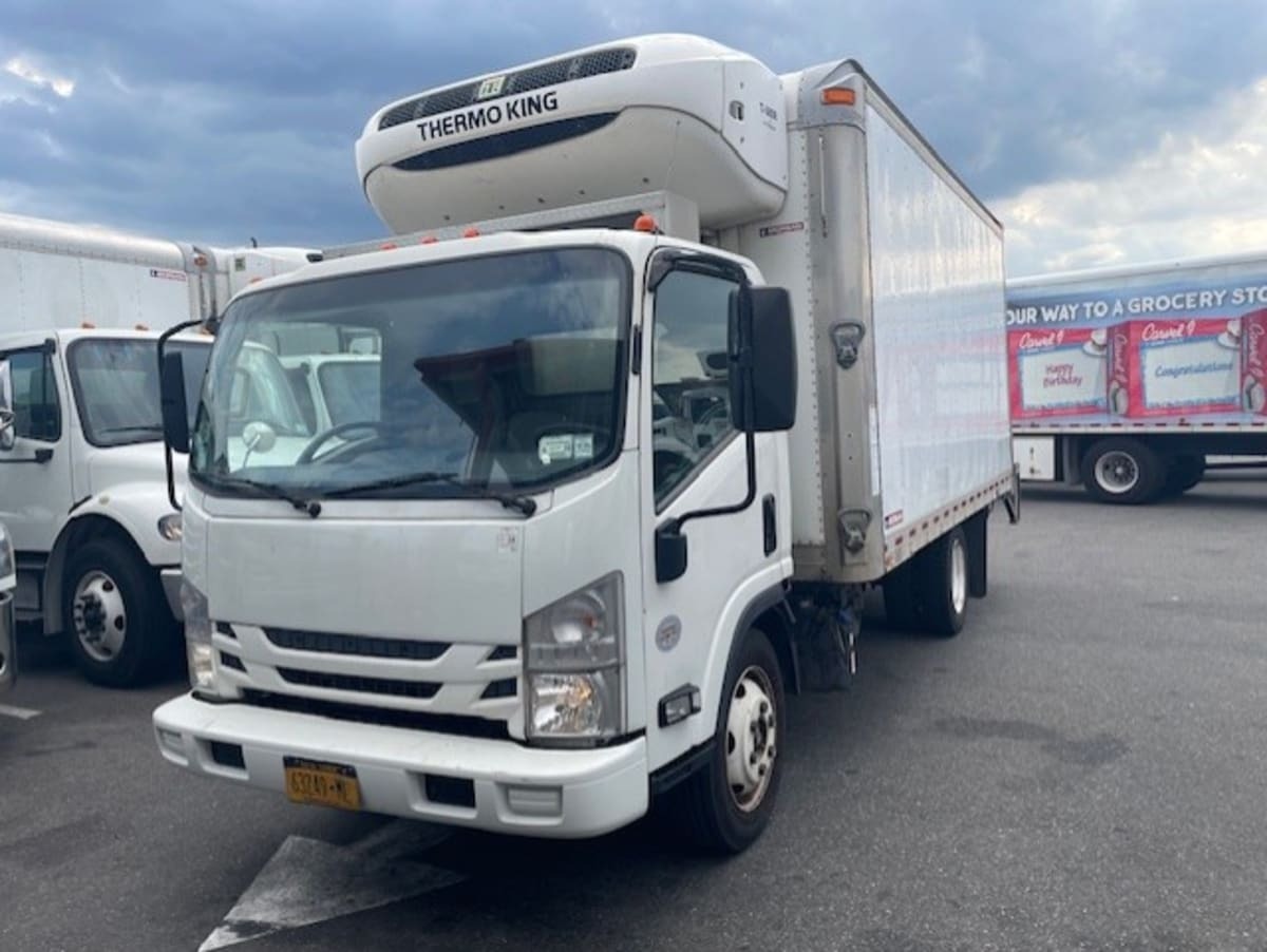 2018 ISUZU NPR XD in Farmingdale, NY