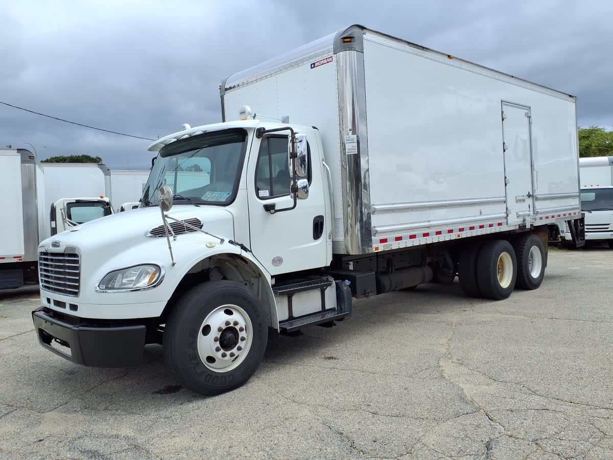 2016 FREIGHTLINER BUSINESS CLASS M2 106 in Warwick, RI