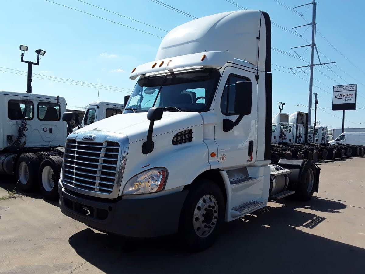 2019 FREIGHTLINER CASCADIA 113 in Converse, TX