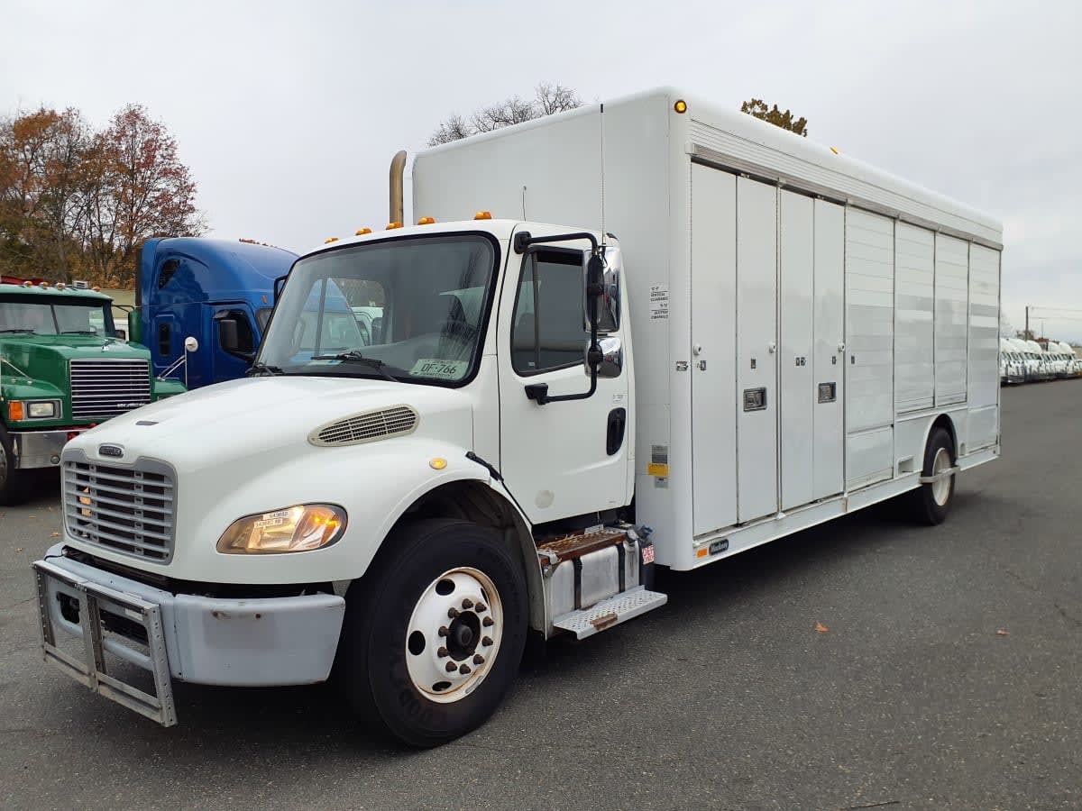 2014 FREIGHTLINER BUSINESS CLASS M2 106 in Springfield, MA