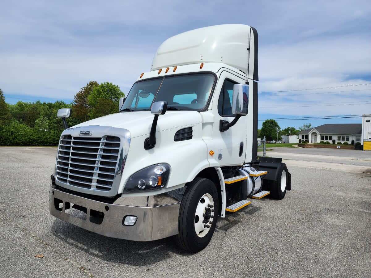 2018 FREIGHTLINER CASCADIA 113 in Greensboro, NC