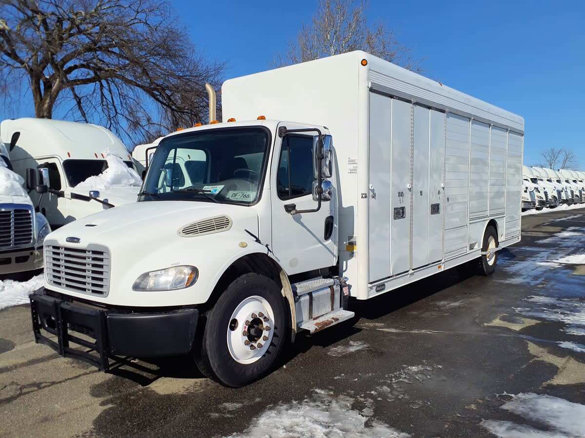 2014 FREIGHTLINER BUSINESS CLASS M2 106 in Springfield, MA